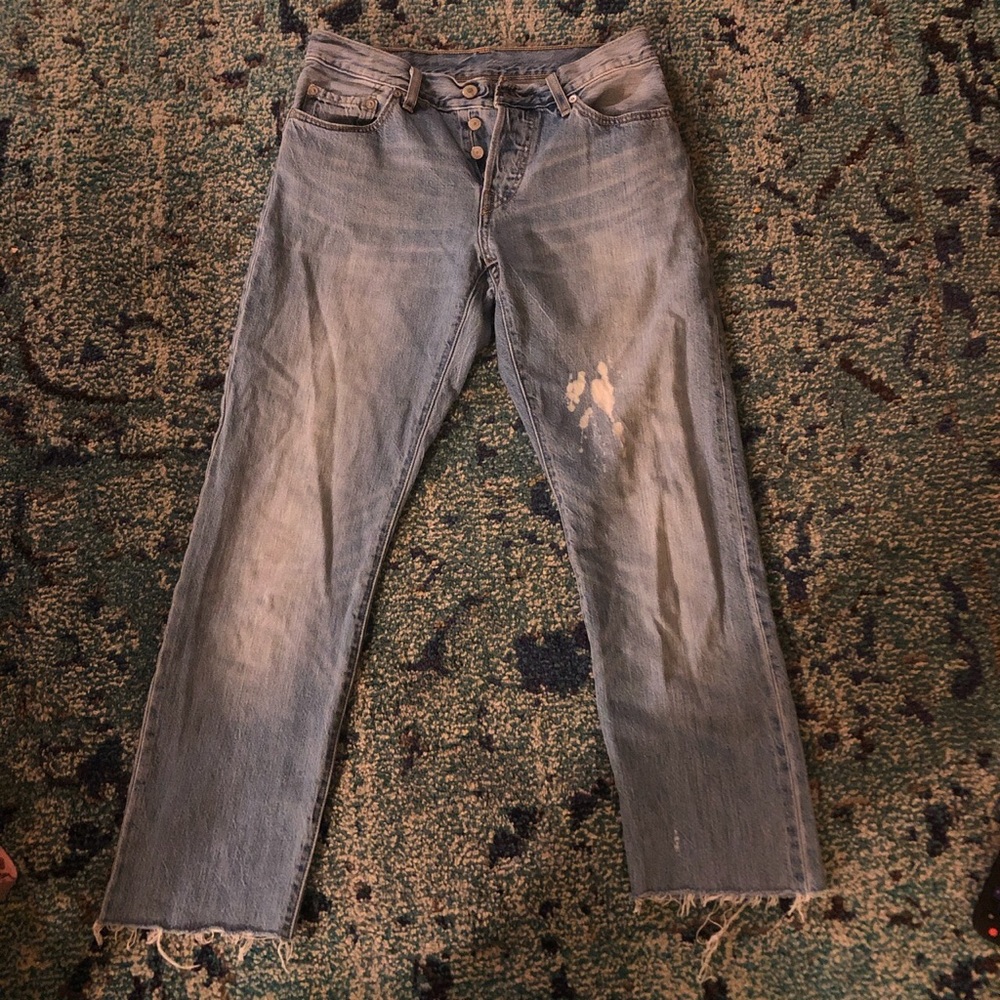 light wash levis jeans